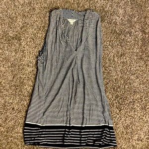 Max studio large sleeveless blouse